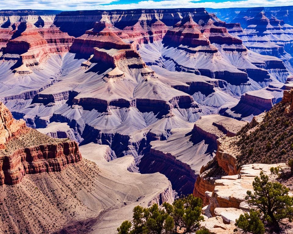 Grand Canyon: Atemberaubende Aussichten und Wanderrouten