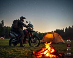 Wie reist man mit Motorrad und Zelt auf Festivals?