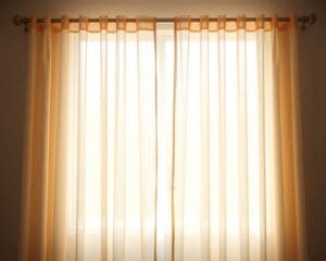Wie findest du Vorhaenge, die Licht und Privatsphaere vereinen?